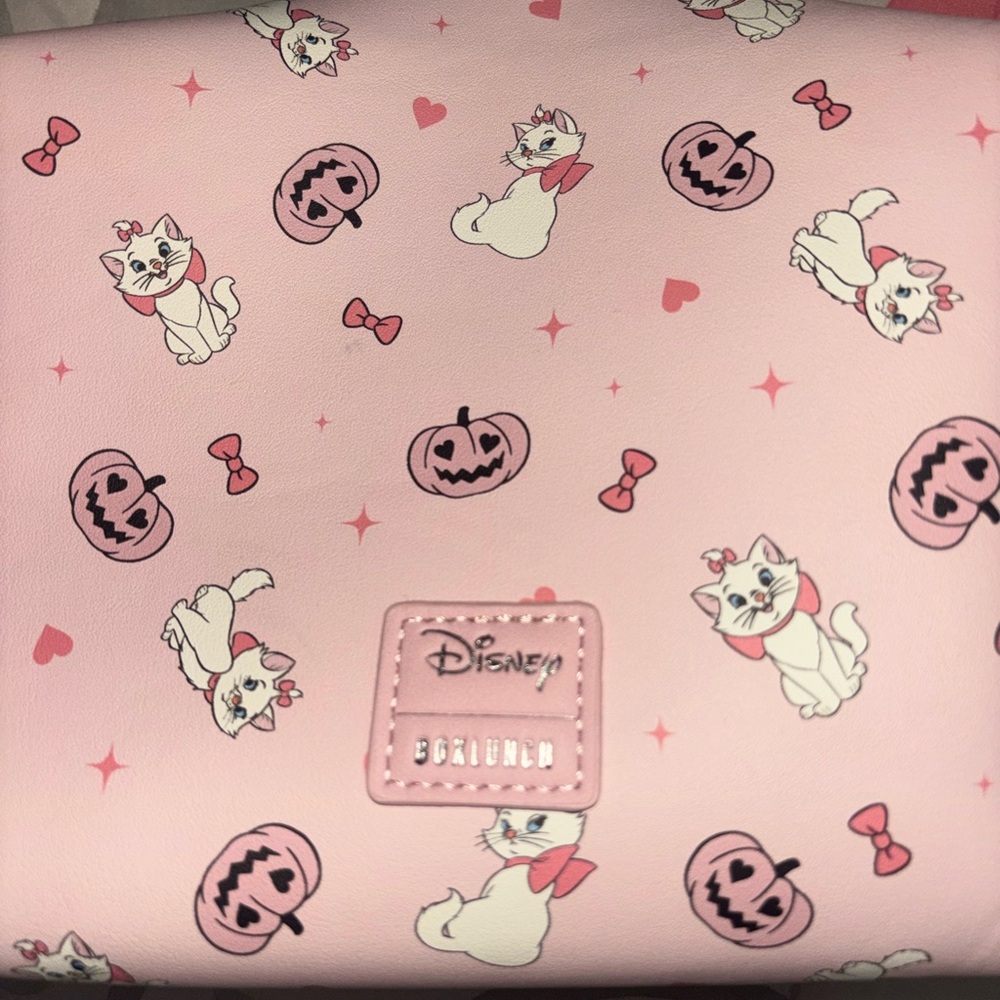 Box Lunch Marie Makeup bag - Picture 3 of 5